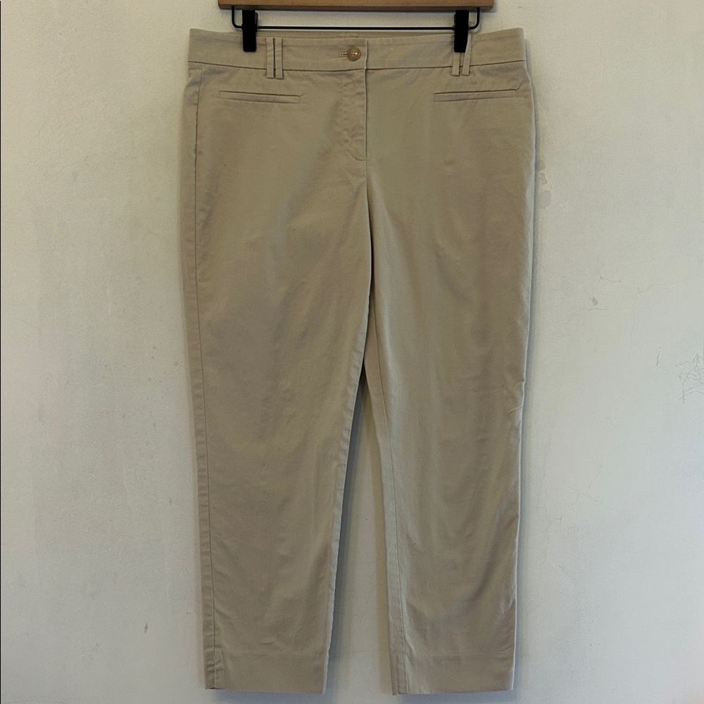 Ann Taylor cropped khaki pants Size 8 EUC